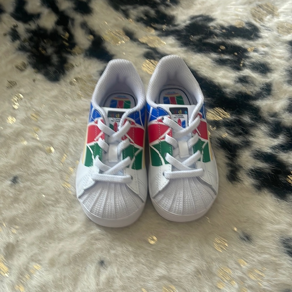 Shelltoe Adidas